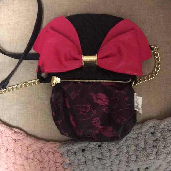 Betsey Johnson crossbody Purse - Picture 6 of 6